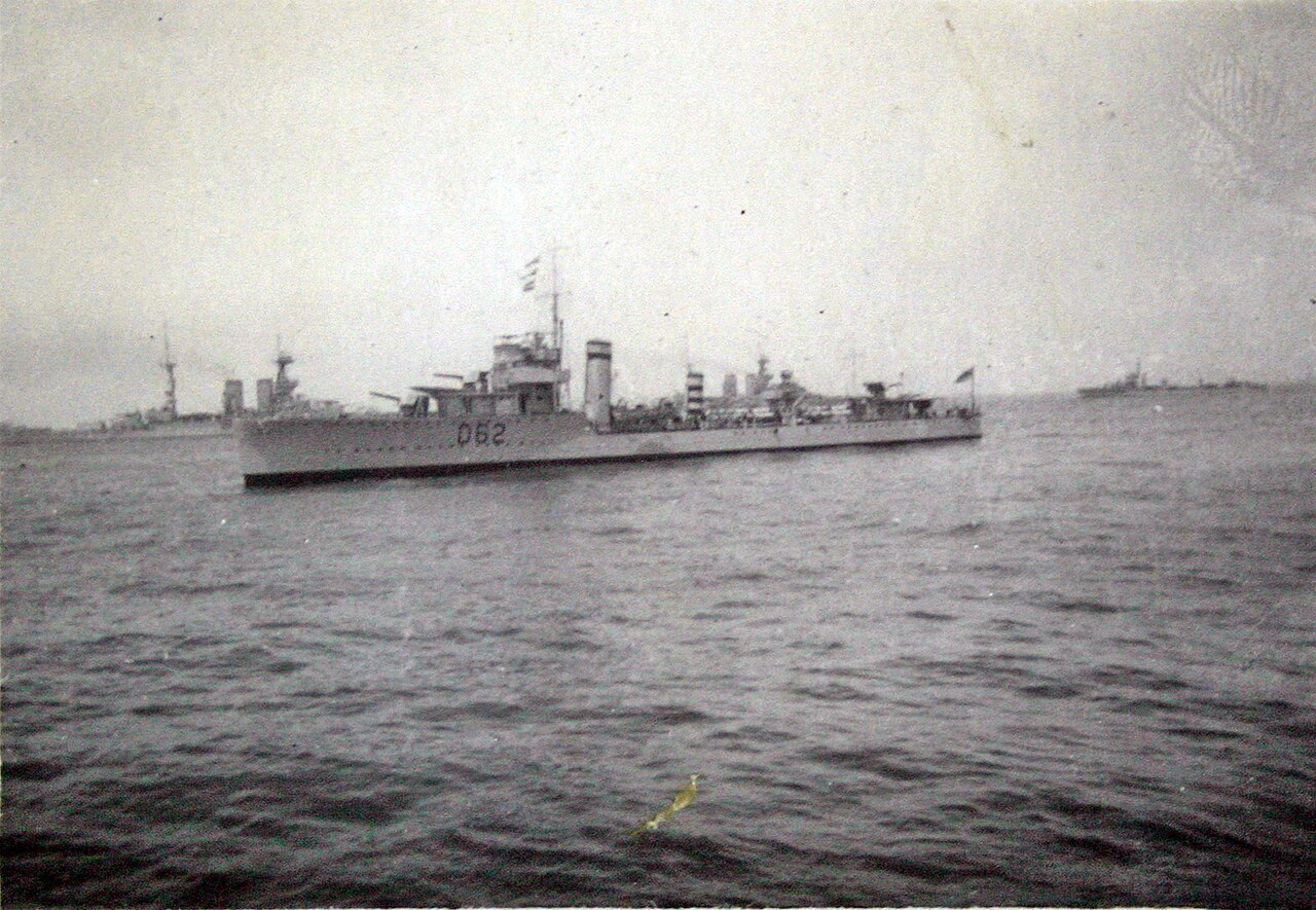Photograph associated with HMS Wild Swan (D62)